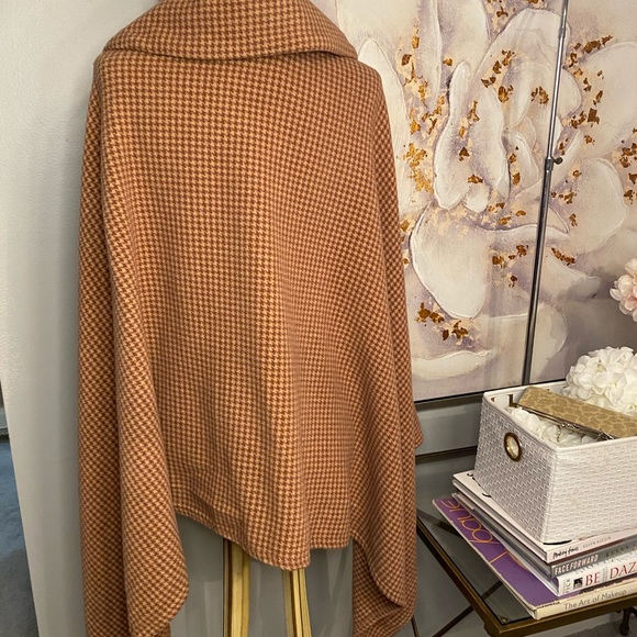 RALPH LAUREN NWT Houndstooth Cape OSFM 2 leather buckle snaps - Picture 4 of 8